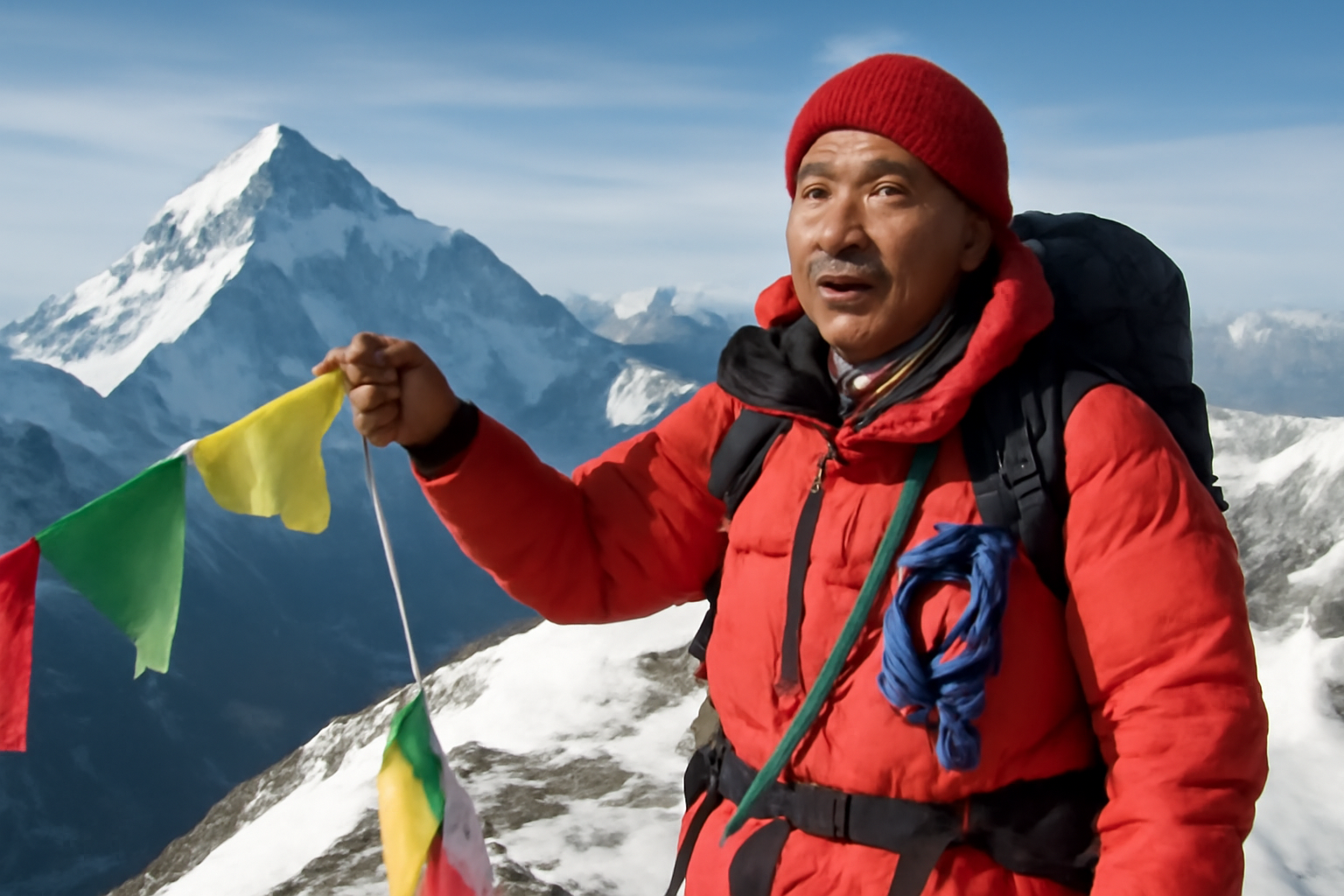 Šerpa Appa dosiahol rekordný 16. výstup na Mount Everest