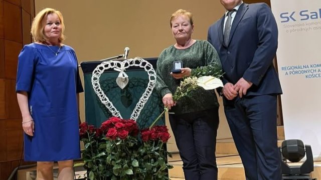 Košická sestra Alžbeta Barátová z Detského infekčného oddelenia získala prestížne ocenenie Biele srdce za prínos v ošetrovateľstve.