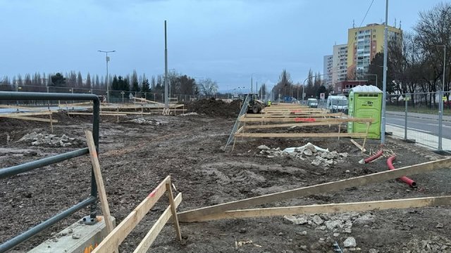 V Košiciach na sídlisku Nad jazerom pokračuje modernizácia električkovej trate: