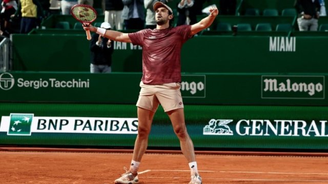 Monacký outsider Valentin Vacherot postúpil do semifinále Monte Carlo