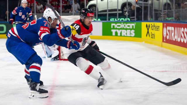USA zdolali Rakúsko 4:1 a z 4. miesta A-skupiny postúpili do štvrťfinále MS v hokeji.