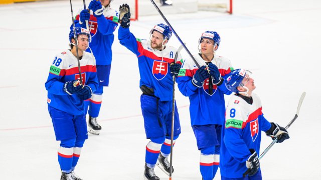 Slovenskí hokejisti končia na MS pred štvrťfinále po prehre so Švédskom 2:4.