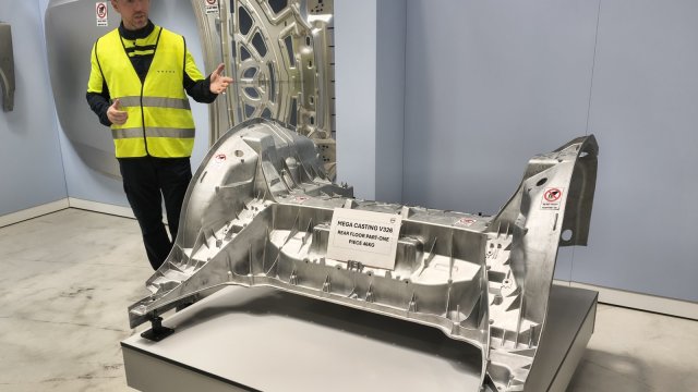 Vláda bude v stredu rokovať v Haniske pri Košiciach o rozvoji strategického priemyselného parku Valaliky a investícii Volvo Cars.