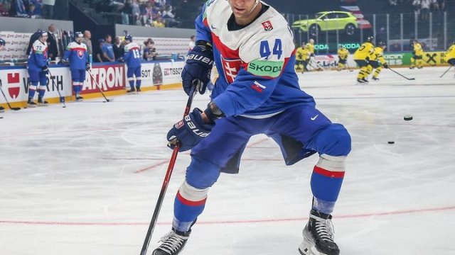 Na oficiálnej facebookovej stránke HC Košice sa rozbehla vlna podpory pre hokejistu s číslom 44.