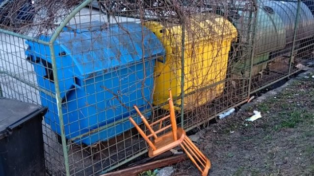 Košice-Juh hlási úspešnú údržbu verejných priestranstiev: aktivační pracovníci spolu s obyvateľmi vyčistili lokality a odstránili odpad.