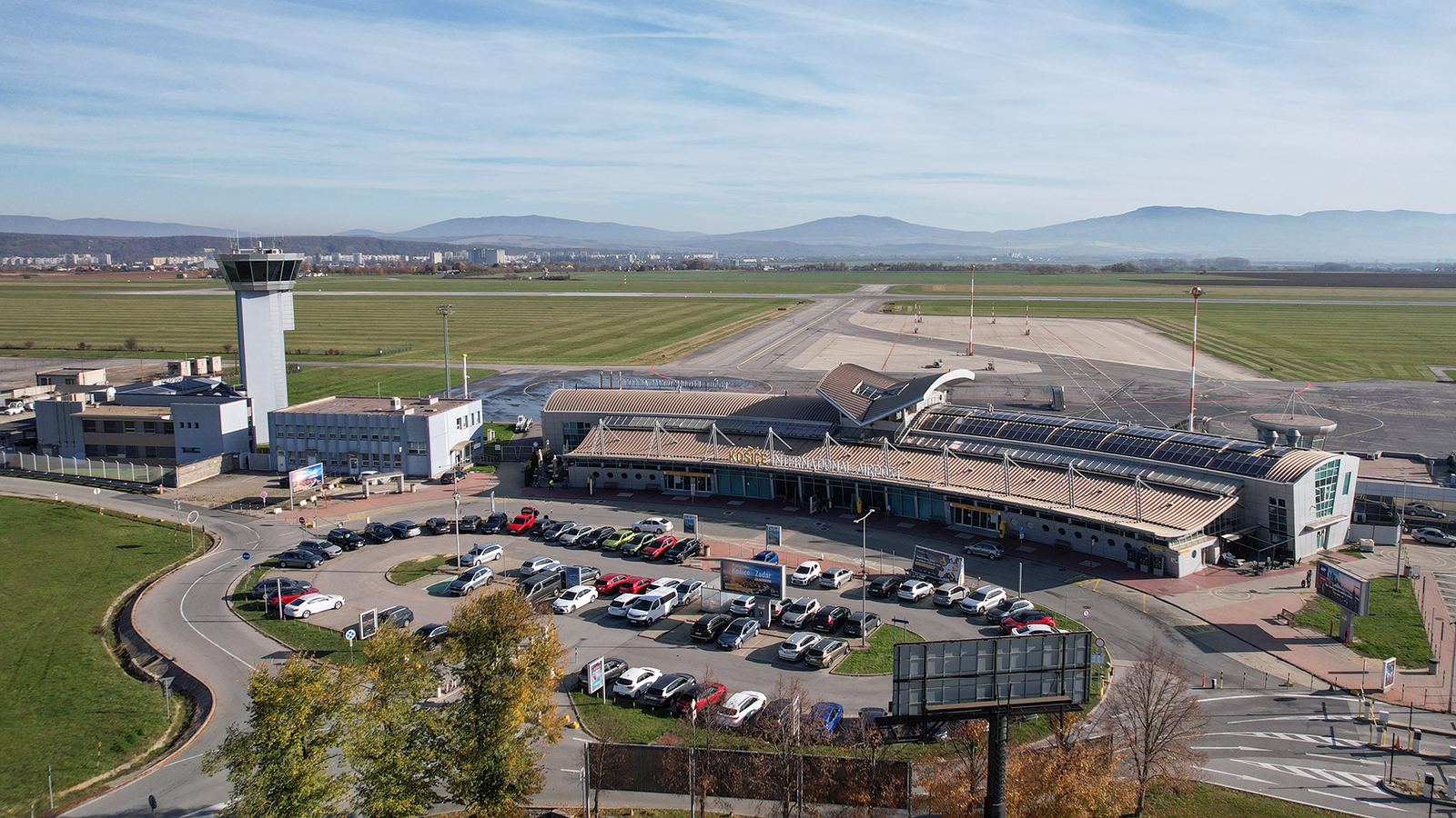 Náhľad videa Košické letisko čaká rozšírenie letov do Bratislavy a zavedenie pravidelných liniek